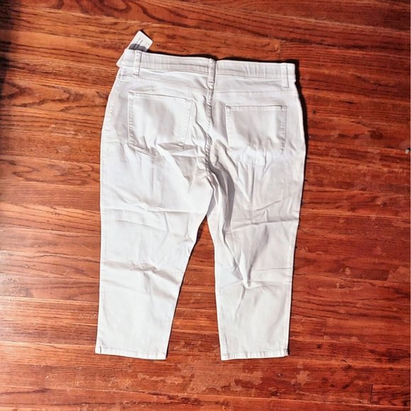 Lee Total Freedom Capris White Womens Size 14 Petite Embroidered Pockets - Picture 2 of 4